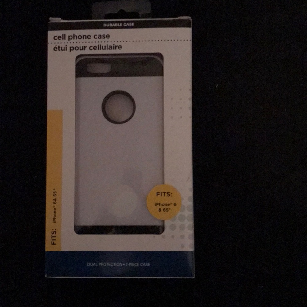 Black and while IPhone 6 and 6s case